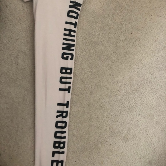 Forever 21 Longsleeve - Picture 2 of 3